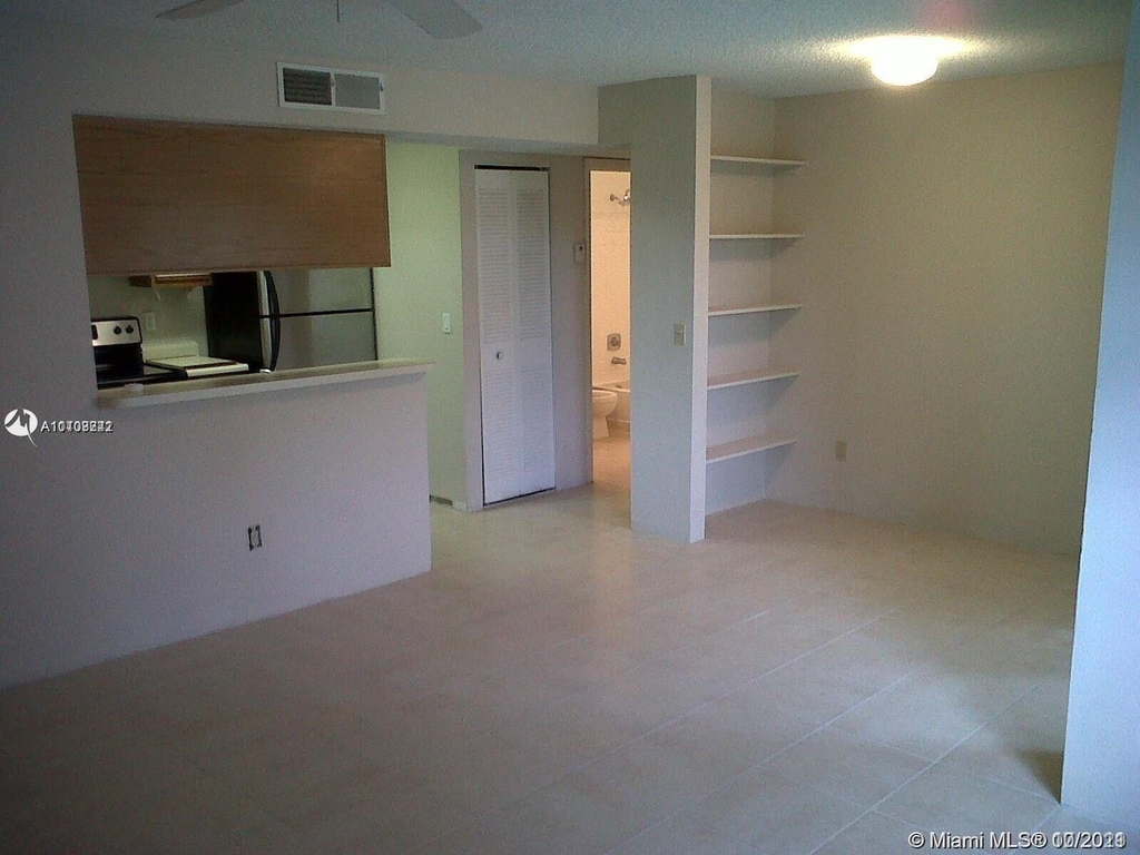 1239 Sw 46th Avenue - Photo 2