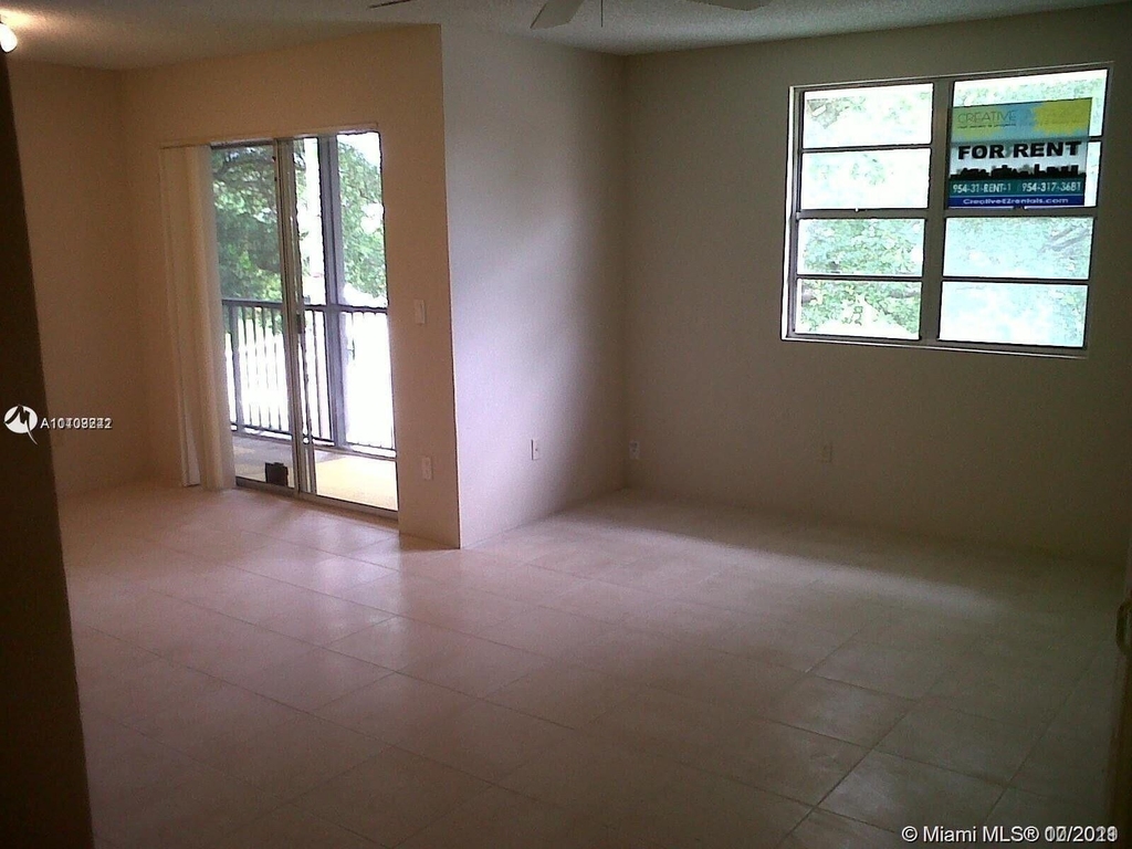 1239 Sw 46th Avenue - Photo 1