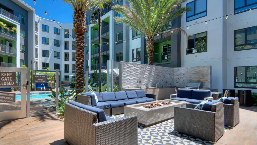 5560 Lexington Ave - Photo 40