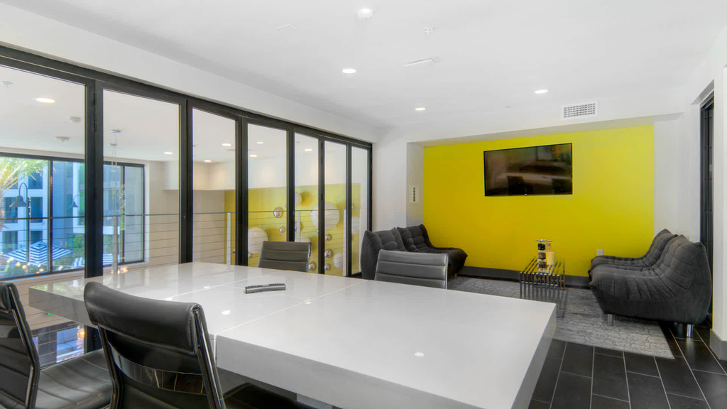 5560 Lexington Ave - Photo 32