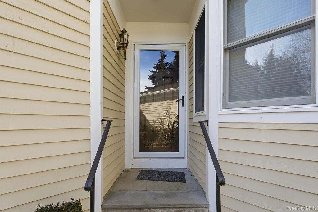 305 Glenwood Drive - Photo 4