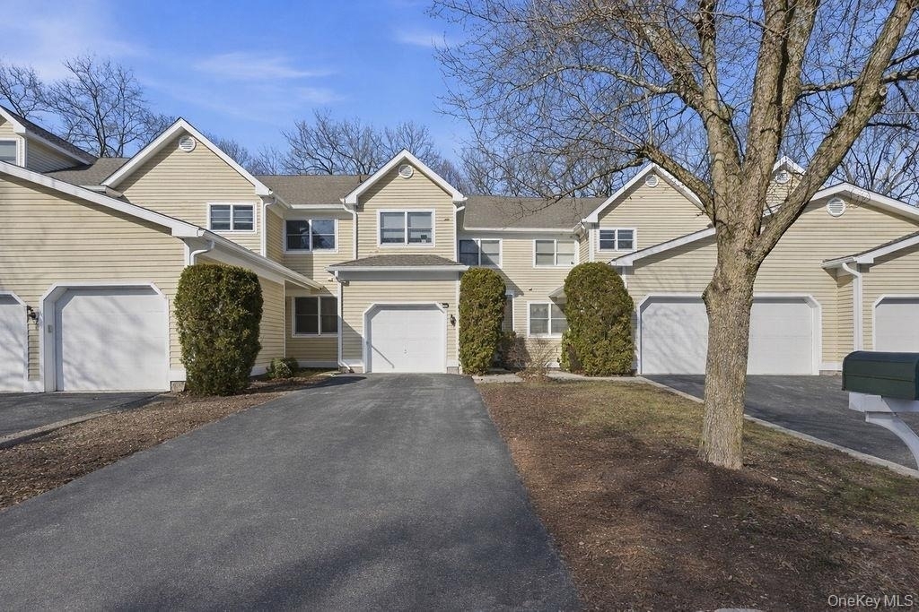 305 Glenwood Drive - Photo 1