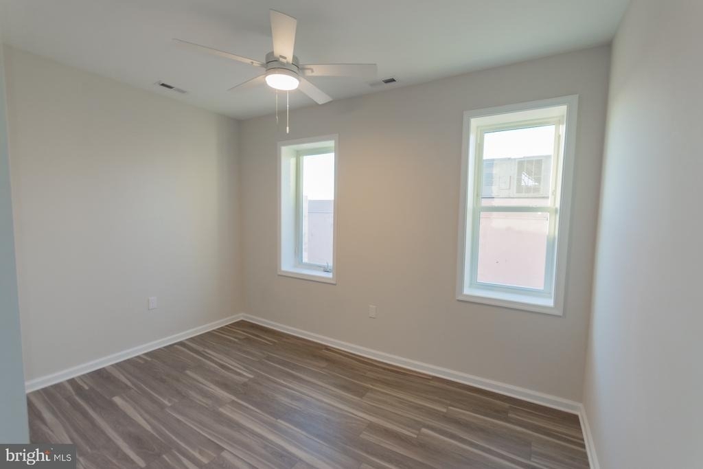 215 W King Street - Photo 12