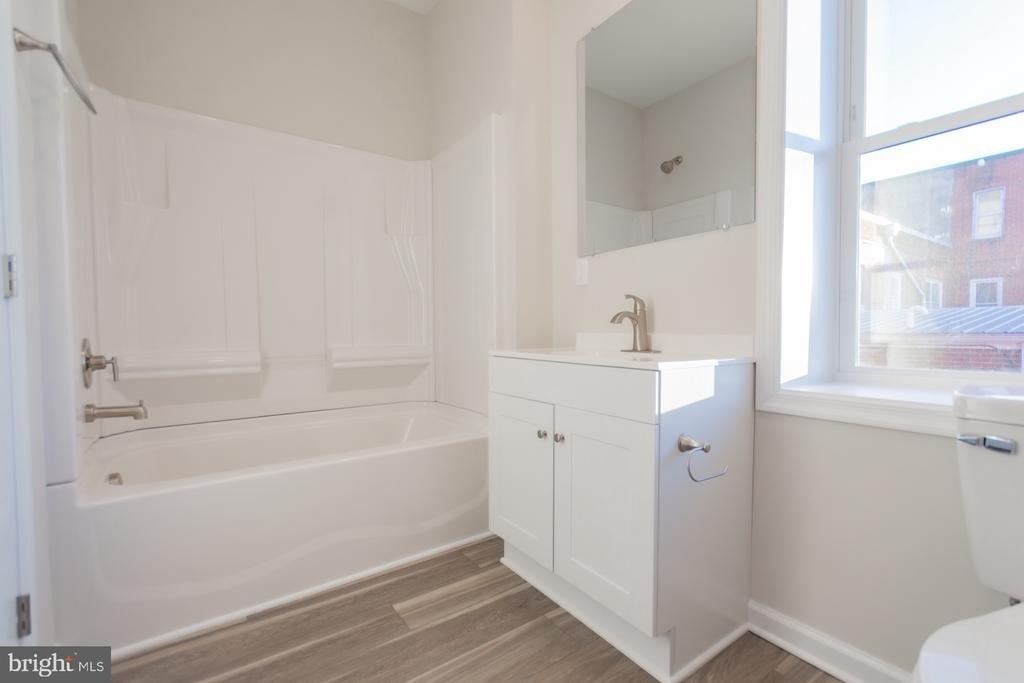 215 W King Street - Photo 16
