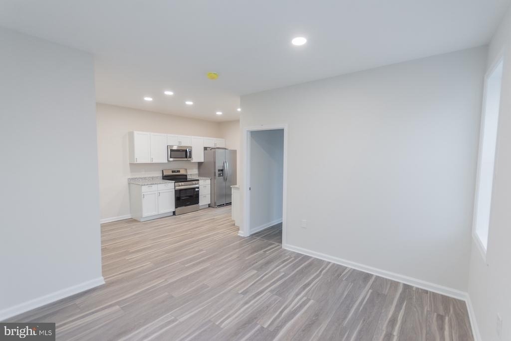 215 W King Street - Photo 7