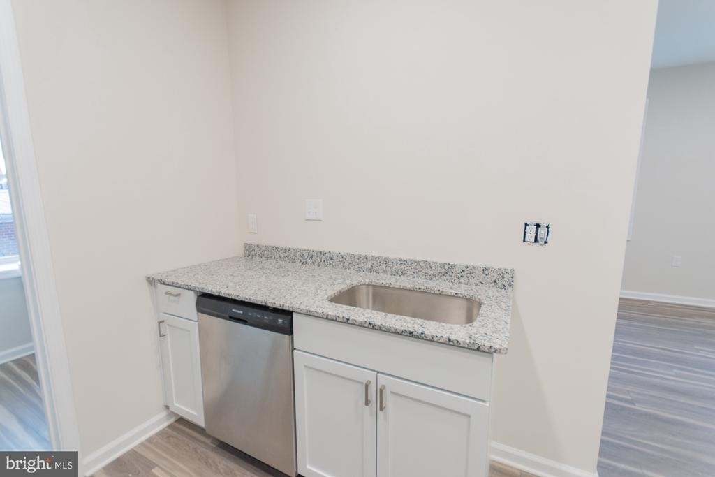 215 W King Street - Photo 10