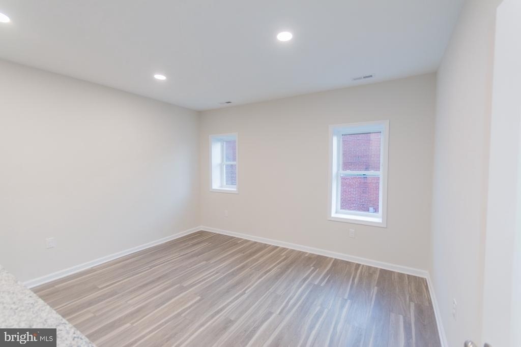 215 W King Street - Photo 14