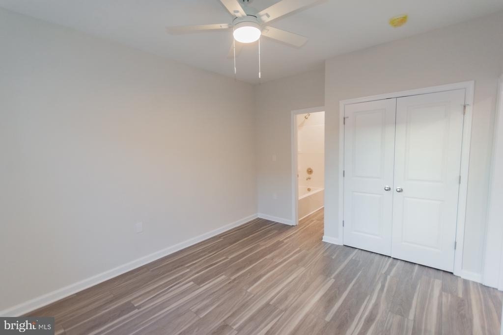 215 W King Street - Photo 25