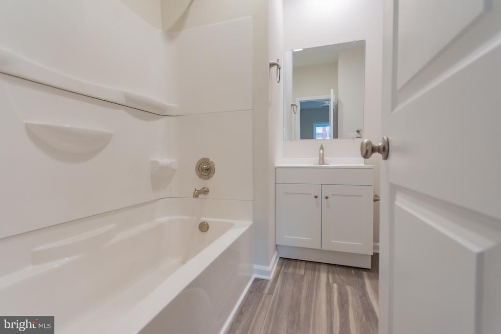 215 W King Street - Photo 26