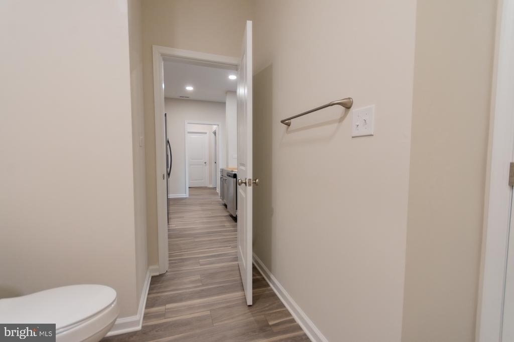 215 W King Street - Photo 28
