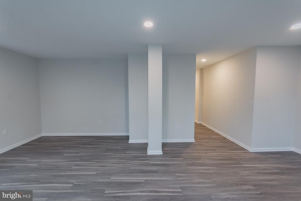 215 W King Street - Photo 5