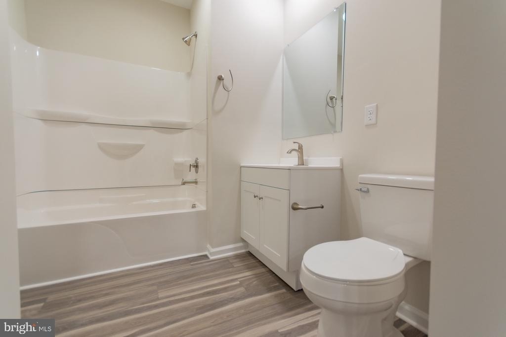 215 W King Street - Photo 29