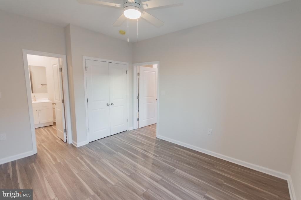 215 W King Street - Photo 24