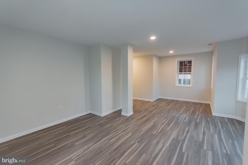 215 W King Street - Photo 6