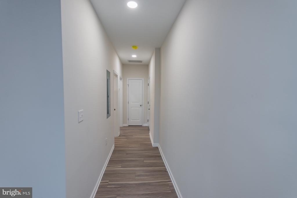215 W King Street - Photo 1