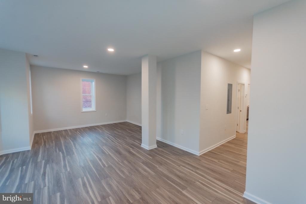 215 W King Street - Photo 4