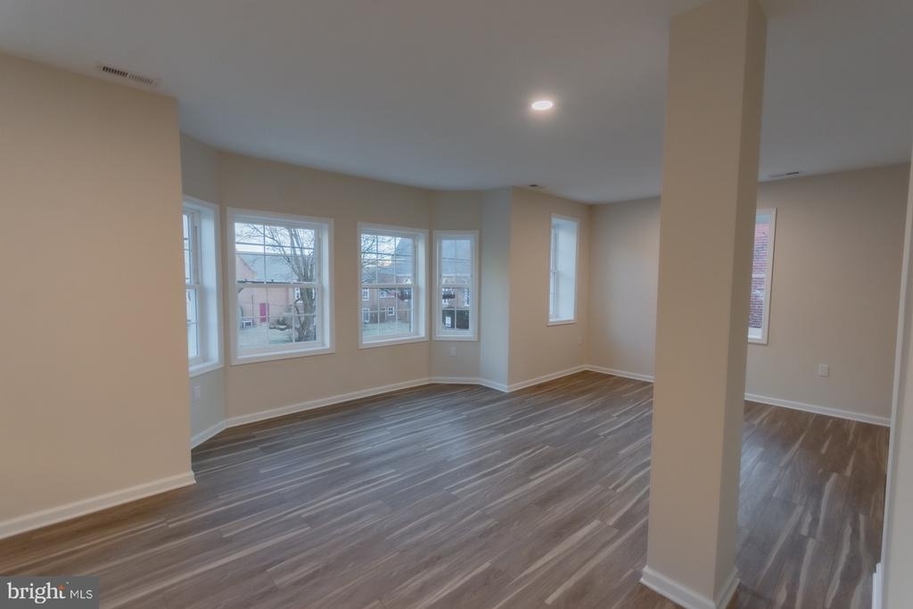 215 W King Street - Photo 0