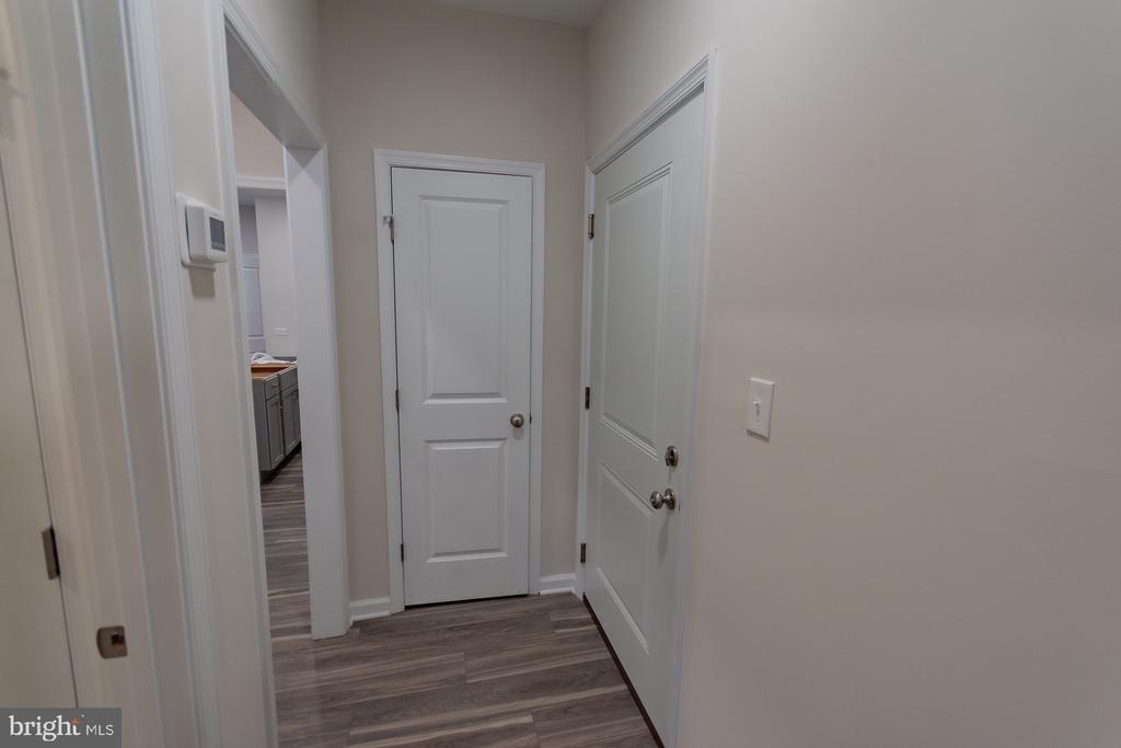 215 W King Street - Photo 2