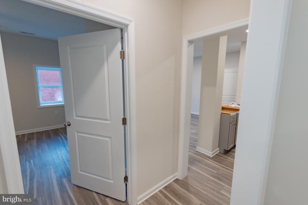 215 W King Street - Photo 15