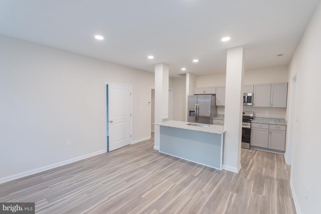 215 W King Street - Photo 12