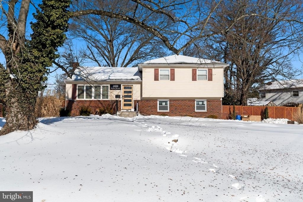 209 Front Street - Photo 1