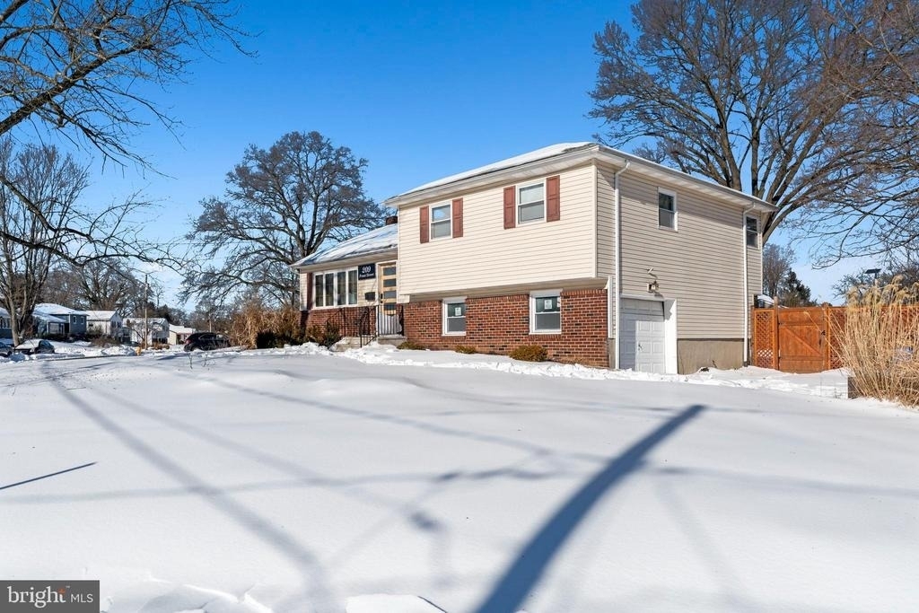 209 Front Street - Photo 2