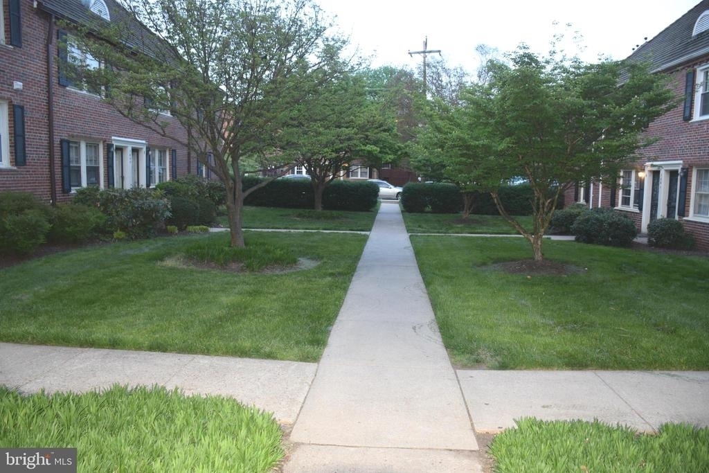 2057 38th Street Se - Photo 2