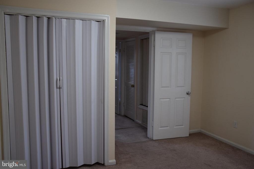 2057 38th Street Se - Photo 32