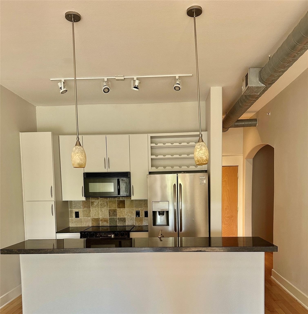 1901 Post Oak Boulevard - Photo 11