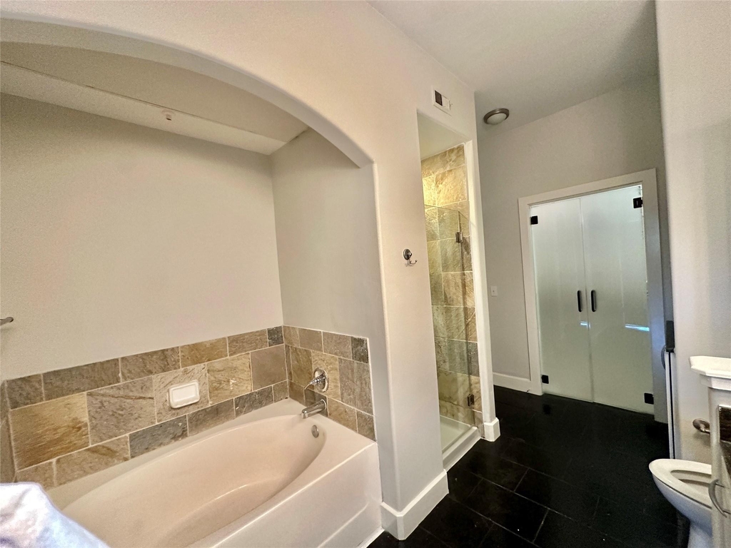 1901 Post Oak Boulevard - Photo 15