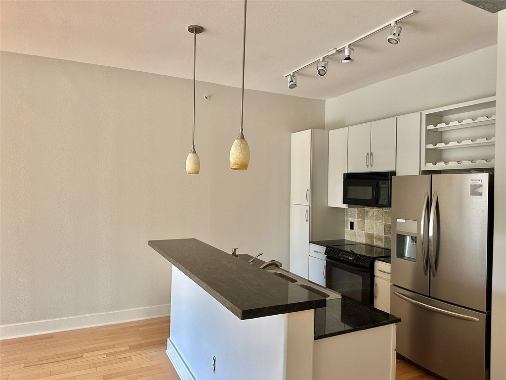 1901 Post Oak Boulevard - Photo 12