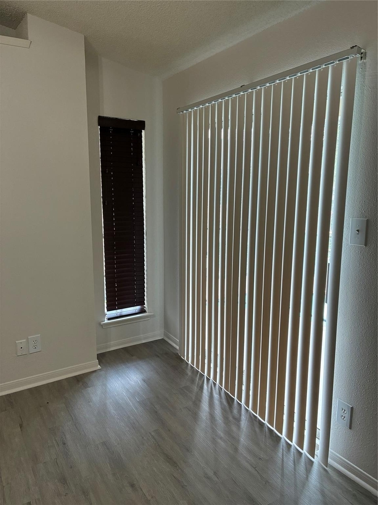 2121 Hepburn Street - Photo 4
