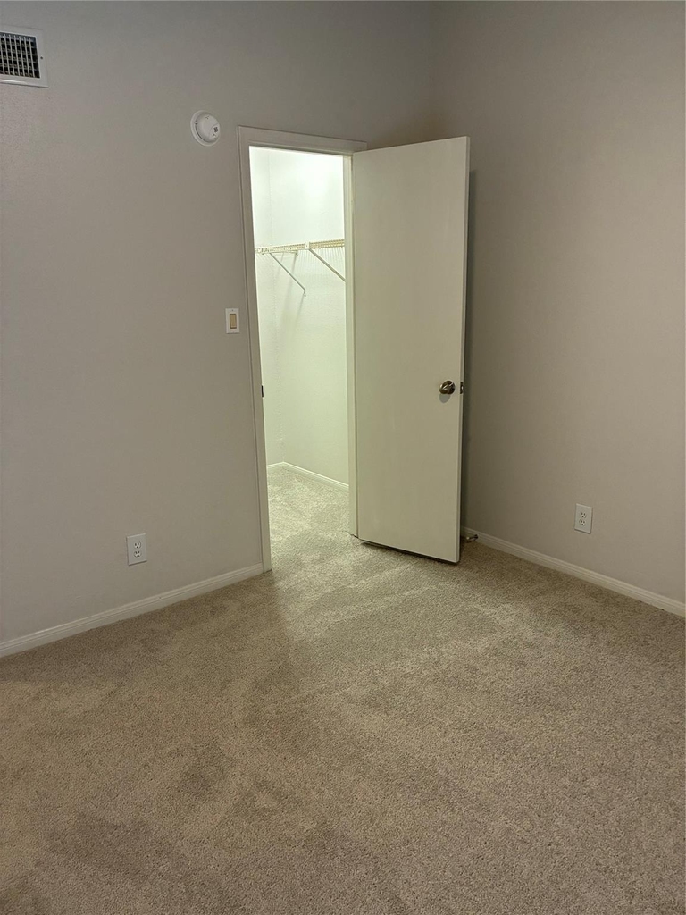 2121 Hepburn Street - Photo 21