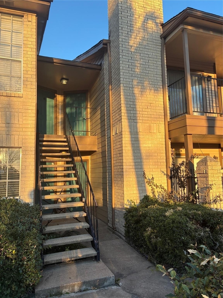2121 Hepburn Street - Photo 1