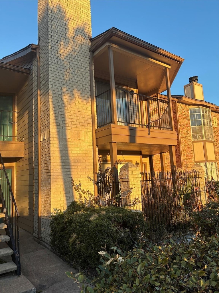 2121 Hepburn Street - Photo 0