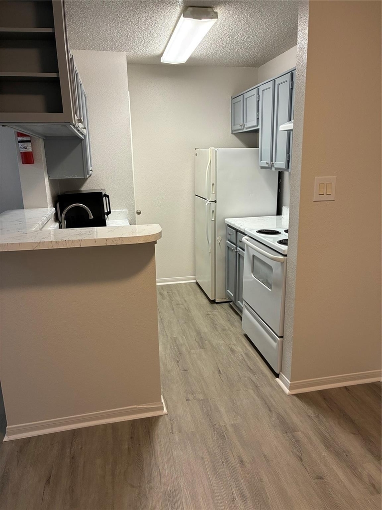 2121 Hepburn Street - Photo 23