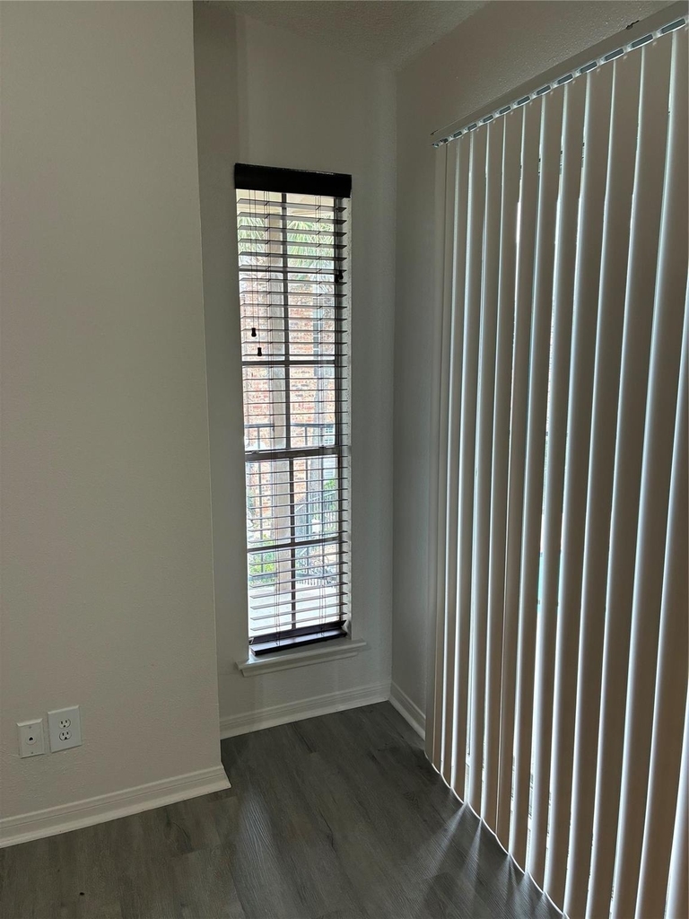 2121 Hepburn Street - Photo 11