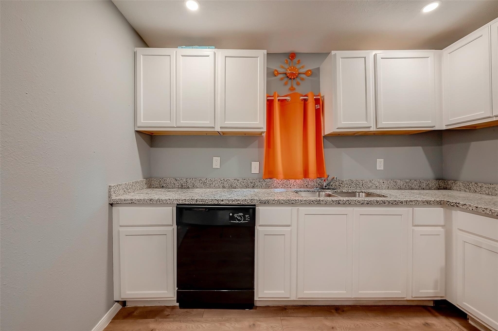 6823 Goforth Street - Photo 14