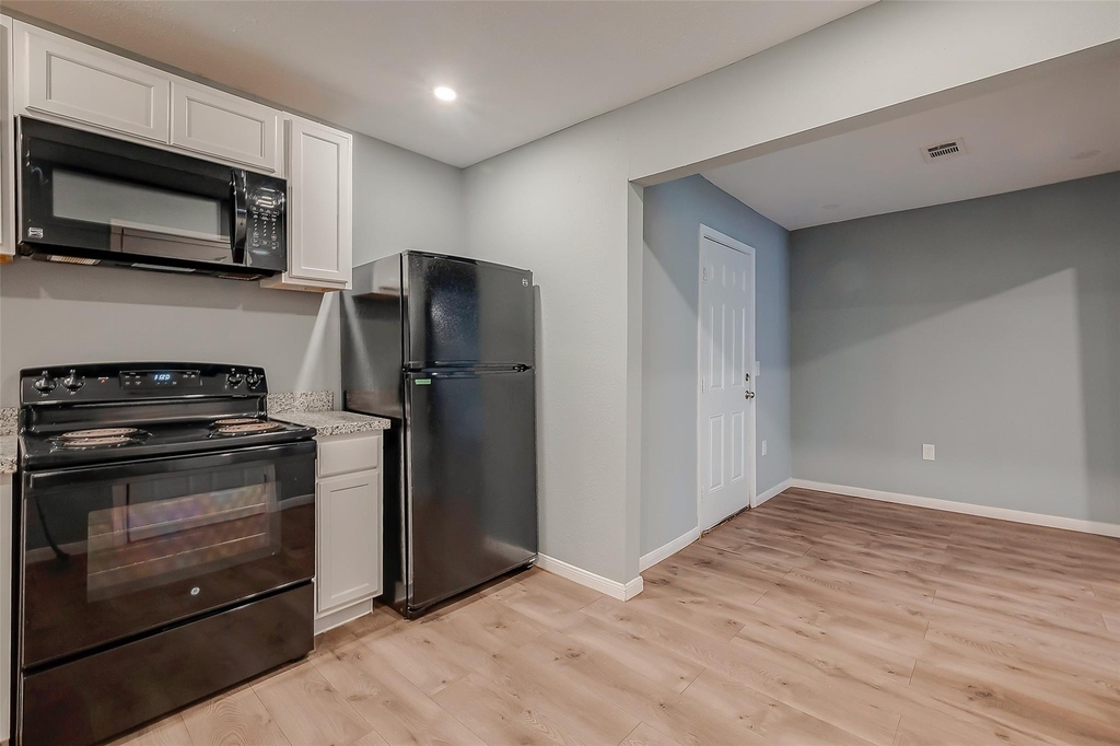 6823 Goforth Street - Photo 10