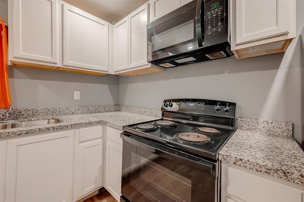 6823 Goforth Street - Photo 13