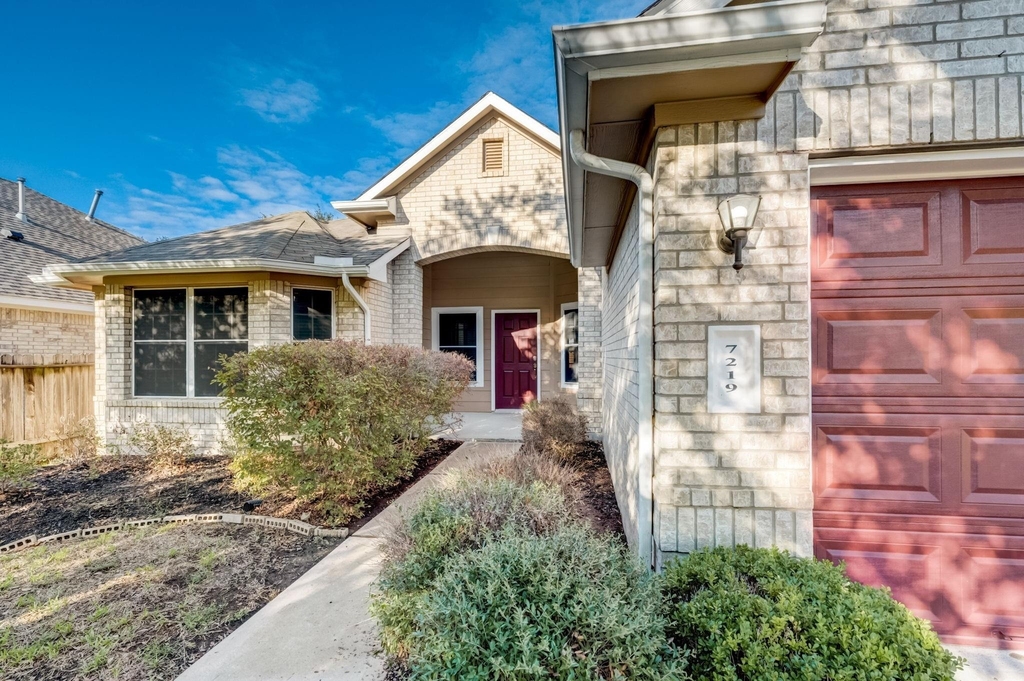 7219 Palmito Ranch Drive - Photo 3