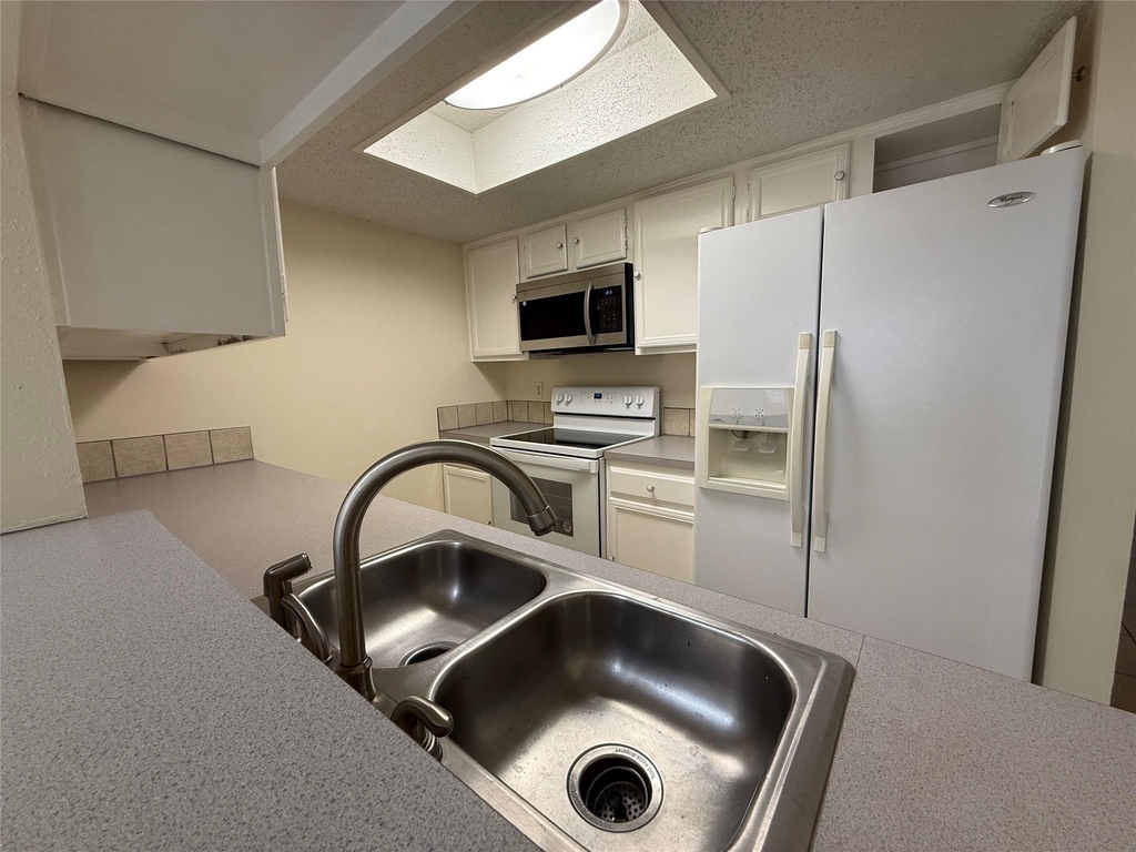 3837 Tanglewilde Street - Photo 2