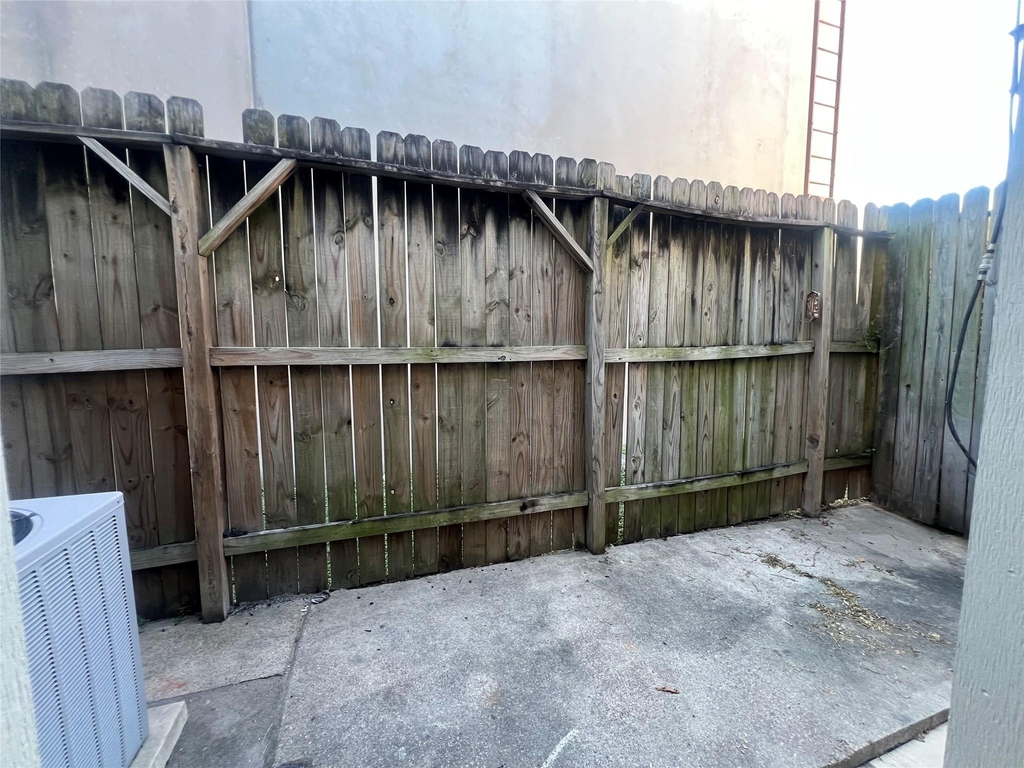 3837 Tanglewilde Street - Photo 11