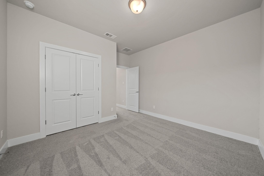 219 Pinnacle Lane - Photo 2