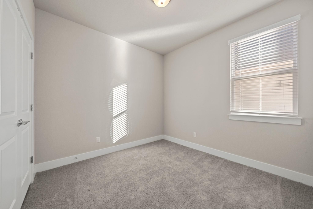 219 Pinnacle Lane - Photo 6