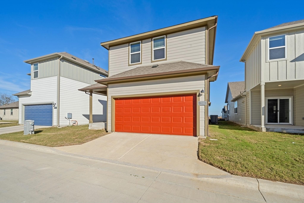 219 Pinnacle Lane - Photo 1