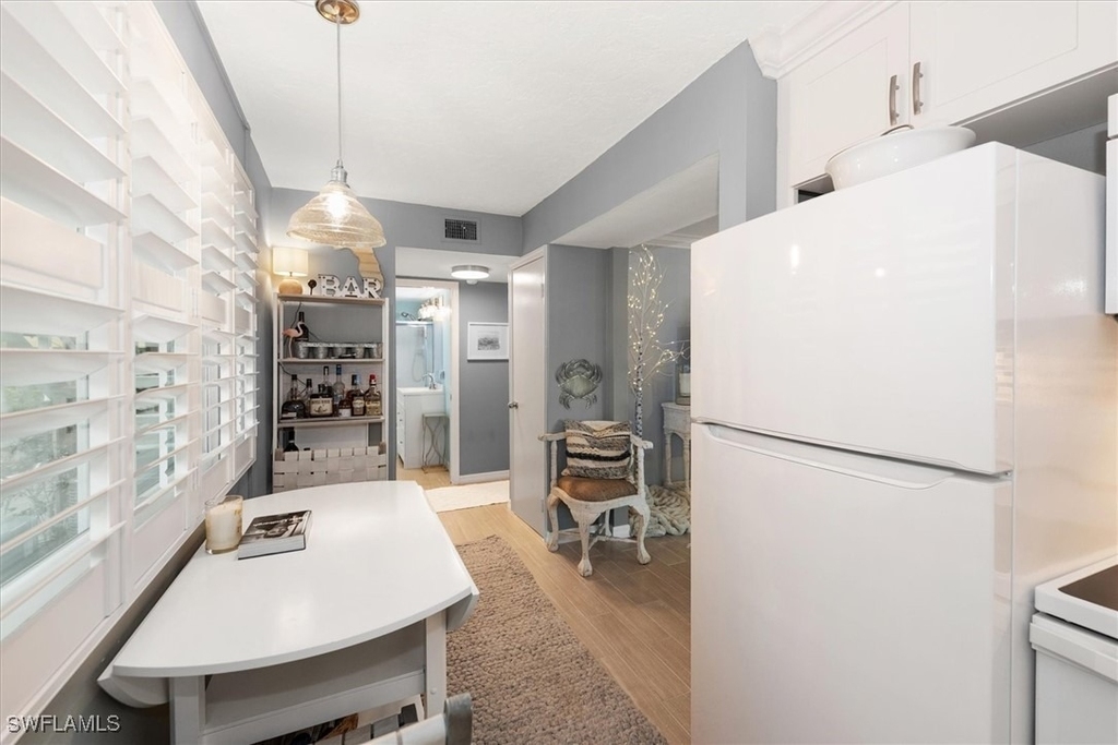 291 8th Avenue S - Photo 14