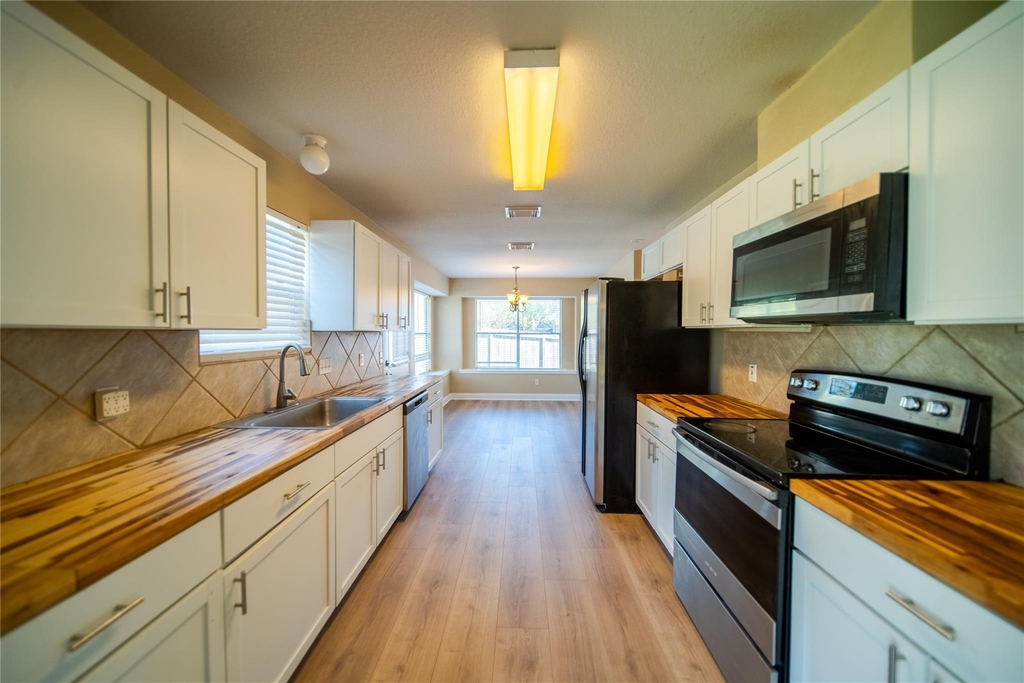 10723 Scenic Drive - Photo 5