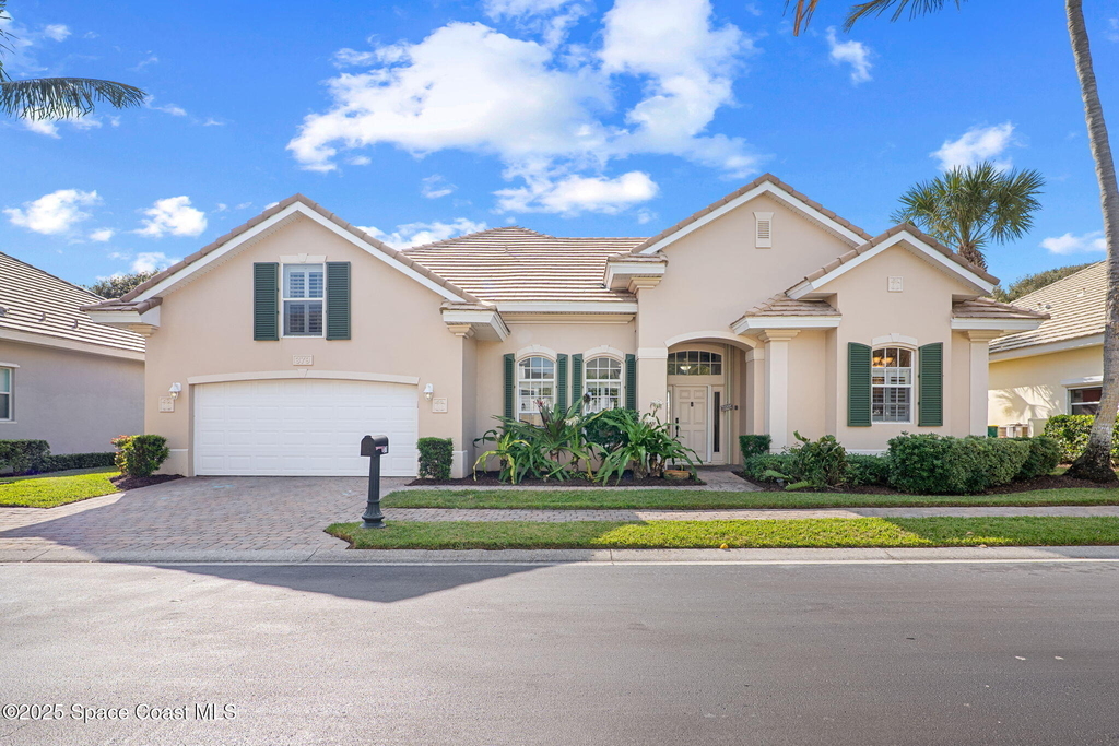 379 Pentland Drive - Photo 3