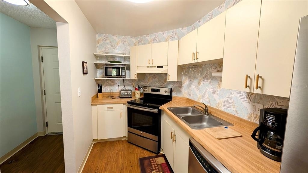 1515 Pinellas Bayway S - Photo 14